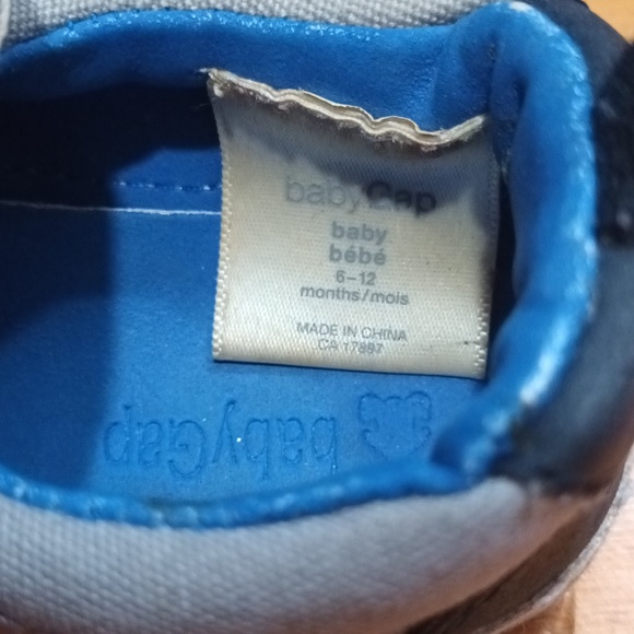 Size 6-12 months Baby gap walkers - Picture 6 of 8